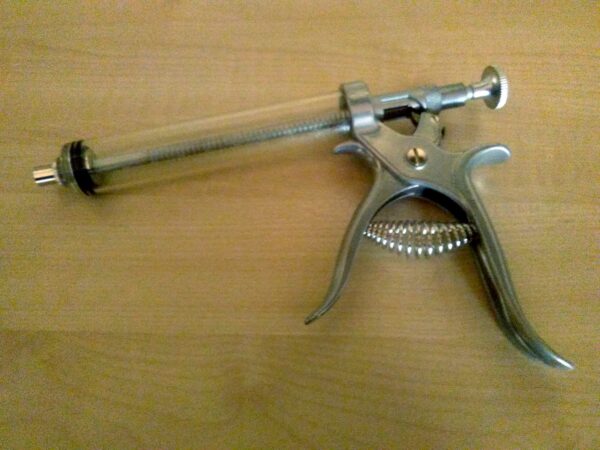 Jeringa Revolver Metálica 50ML - Imagen 2